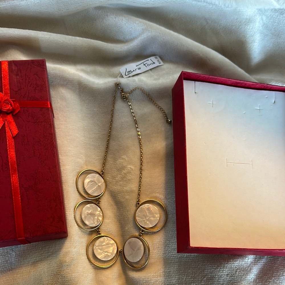Laura Ford Gold and mother of pearl Necklace NWT, 20”